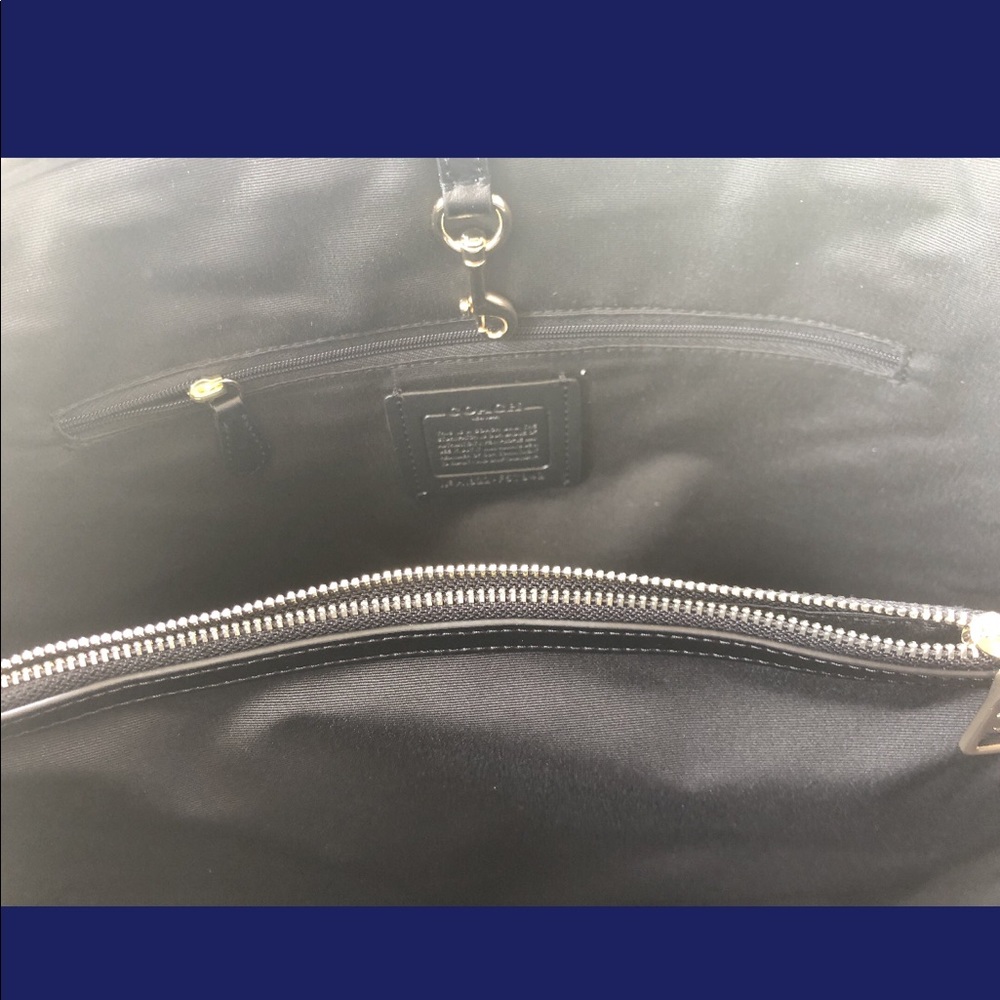 SALE‼️‼️ Gaby’sBags👜💕-🌸Coach Signature Tote🌸👛 - Picture 7 of 8